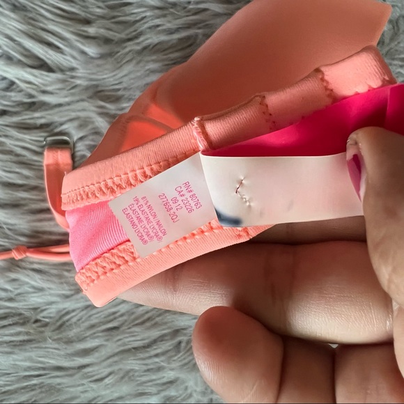 Victoria’s Secret Coral Halter Style Swimsuit Top 36C - Picture 13 of 13